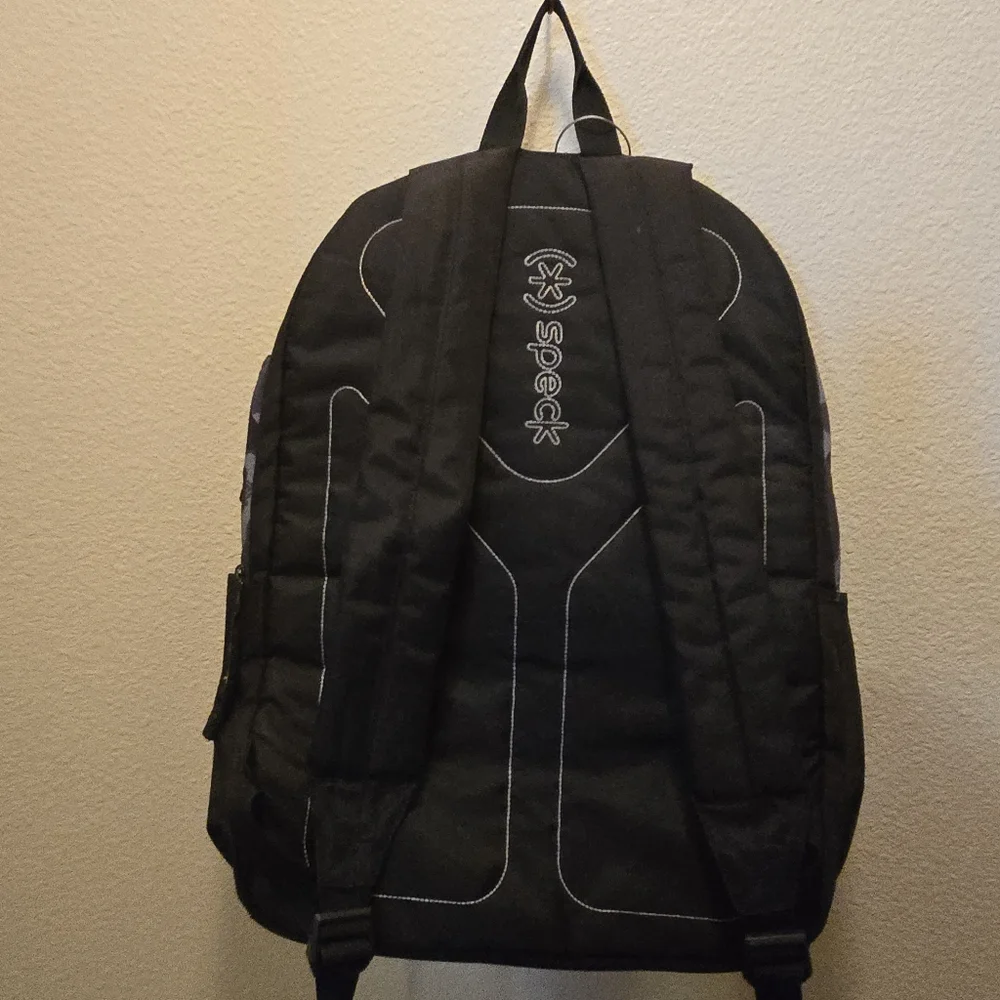 Backpack - Picture 2 of 7